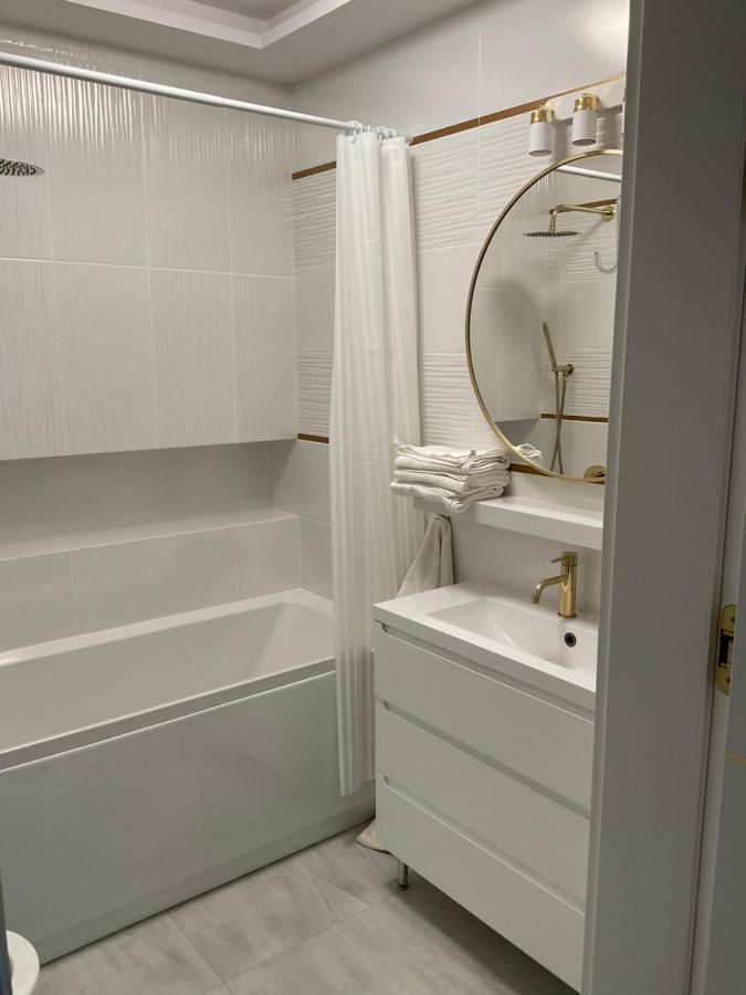 Appartamento Apartament „Dwie Wieze” Katowice Esterno foto